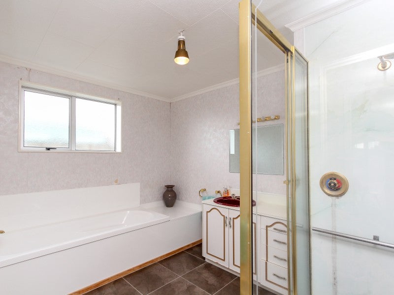 7 Parris Street, Moturoa, New Plymouth - Carousel 26
