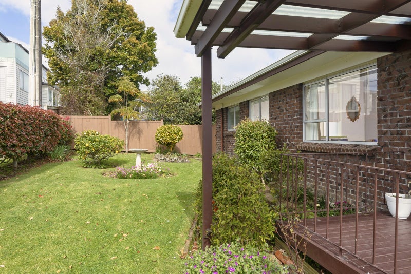 1/22 Admiral Beatty Avenue, Three Kings, Auckland - Carousel 2