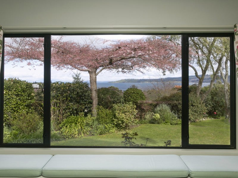 21 Harvey Street, Waipahihi, Taupo - Carousel 1