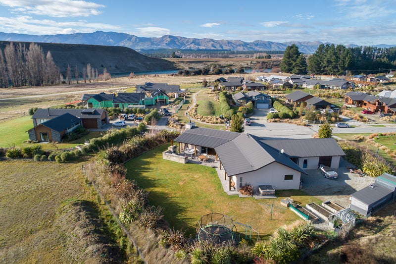 17 Hikuwai Drive, Albert Town, Wanaka - Carousel 2