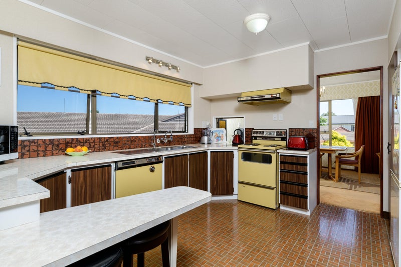 22 Laing Place, Otumoetai, Tauranga - Carousel 2