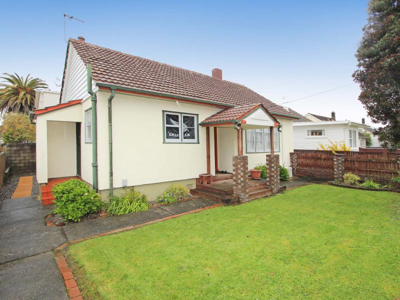 1/24 Brees Street, Epuni, Lower Hutt - Carousel 1