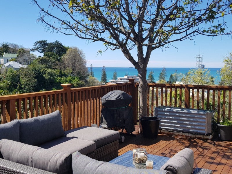 520 Shakespeare Terrace, Bluff Hill, Napier - Carousel 2