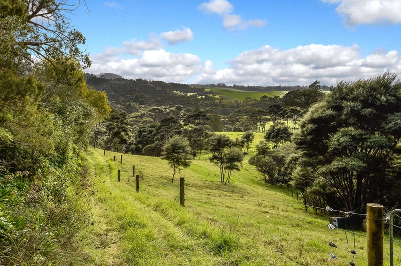 166 Wairere Road, Waitākere, Auckland - Carousel 26