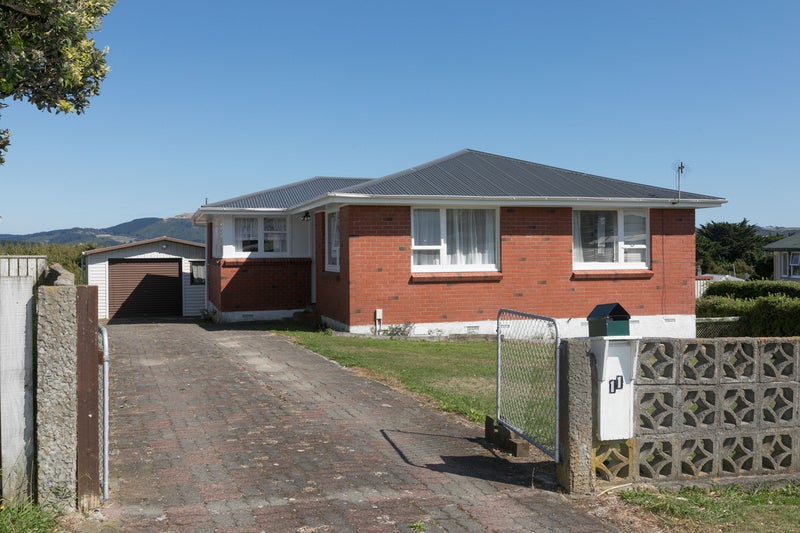 11 Natone Street, Waitangirua, Porirua - Carousel 1