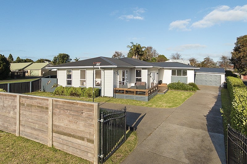 18 Taihiki Road, Clarks Beach, Clarks Beach - Carousel 1