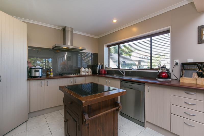 39B Amapur Drive, Khandallah, Wellington - Carousel 1