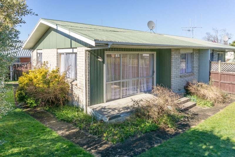 11B Lorraine Place, Glenview, Hamilton - Carousel 1