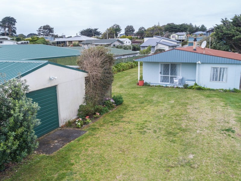 88 Park Avenue, Waitarere Beach, Levin - Carousel 1