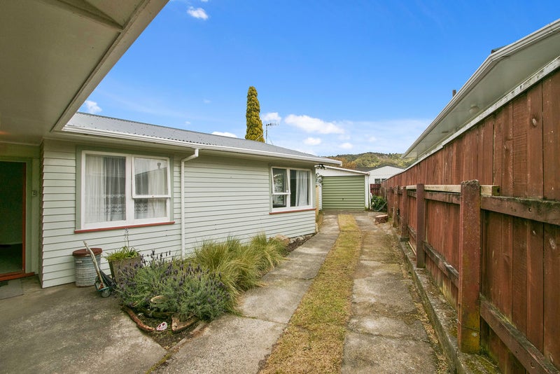 9 Meremere Street, Wainuiomata, Lower Hutt - Carousel 12