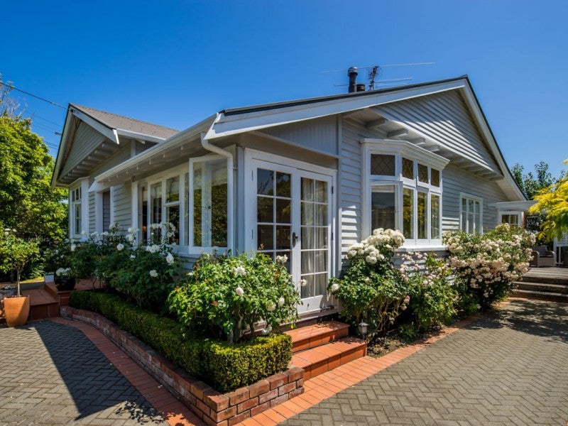 111 Kings Crescent, Hutt Central, Lower Hutt - Carousel 1