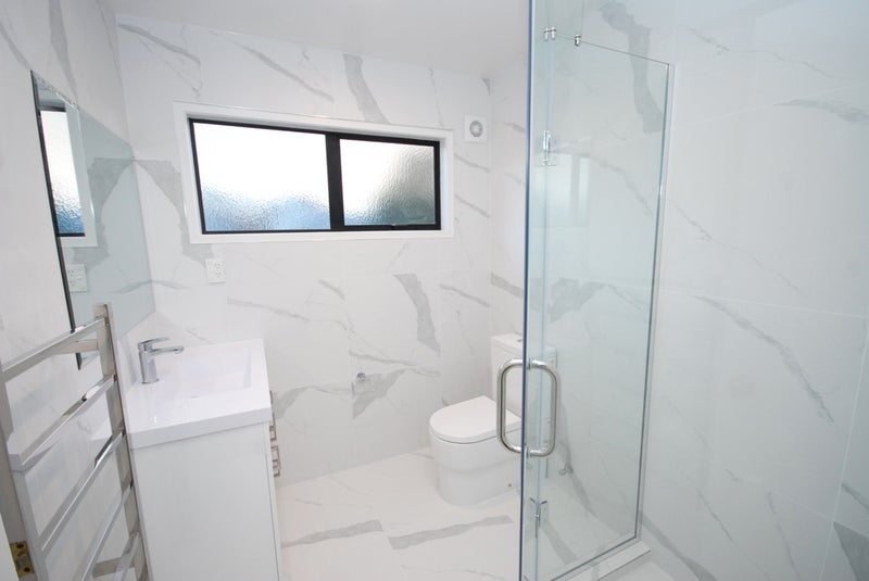 1/16 Centorian Drive, Windsor Park, Auckland - Carousel 2