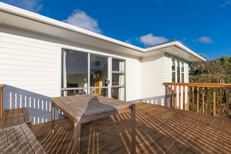 14 Catherine Crescent, Paparangi, Wellington - Carousel 17