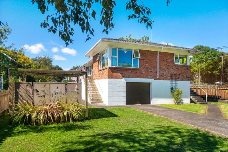 1/23 Carmen Avenue, Balmoral, Auckland - Carousel 1