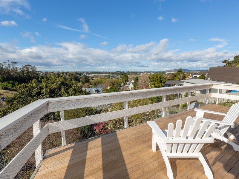 27 Townhead Crescent, Bethlehem, Tauranga - Carousel 1