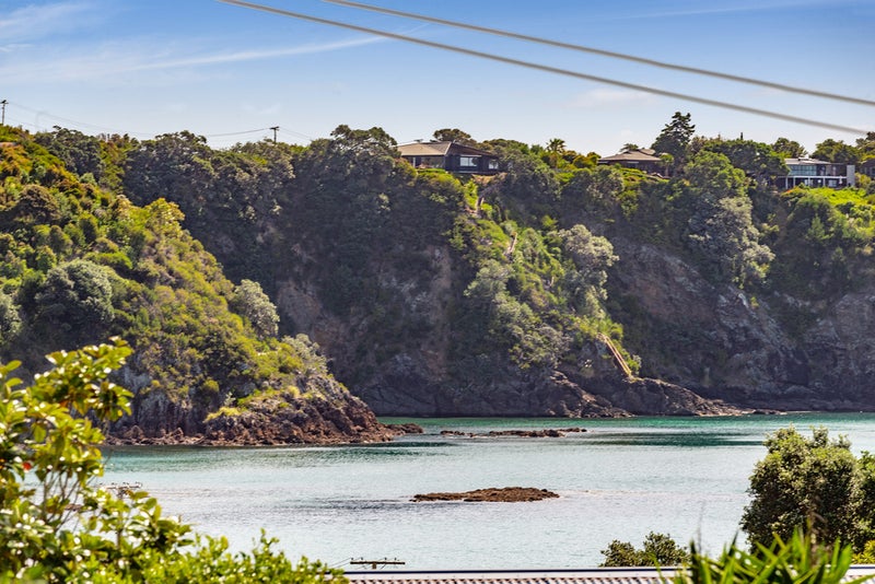 68 Great Barrier Road, Oneroa, Waiheke Island - Carousel 1