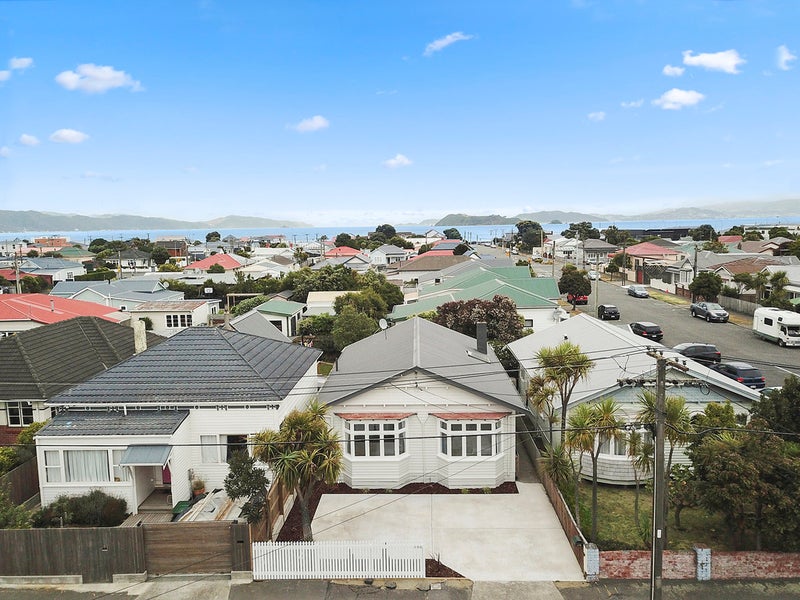 396 Jackson Street, Petone, Lower Hutt - Carousel 22