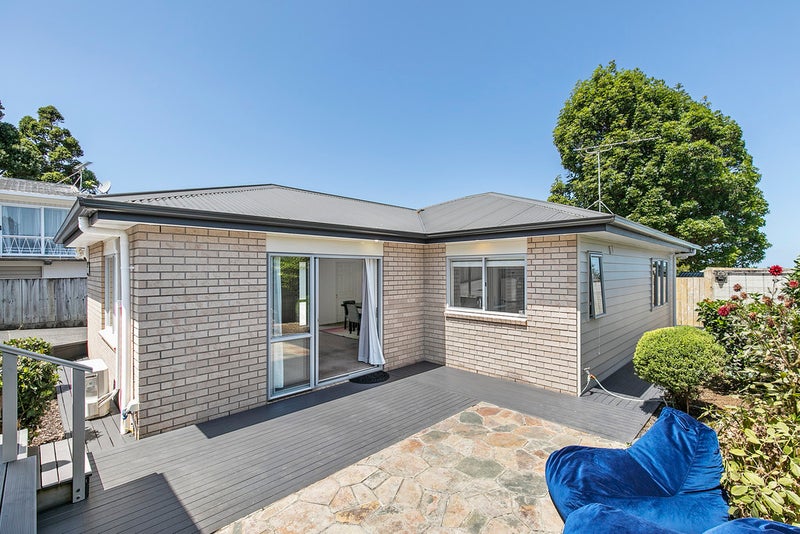 51A Trafalgar Street, Onehunga, Auckland - Carousel 2