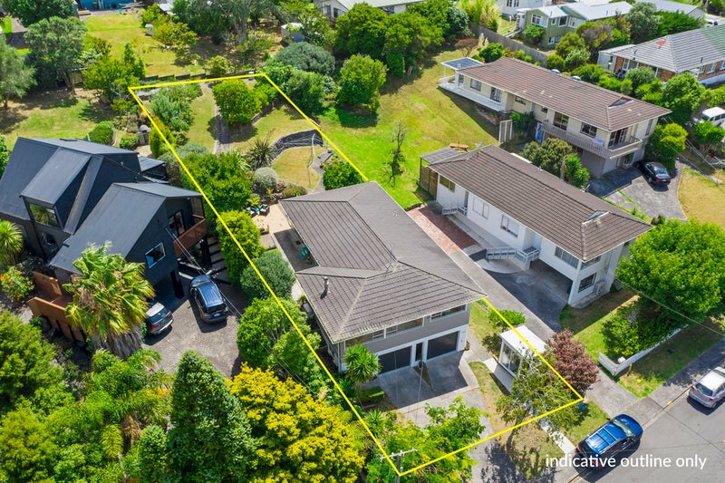 30 Teal Crescent, Beach Haven, Auckland - Carousel 2