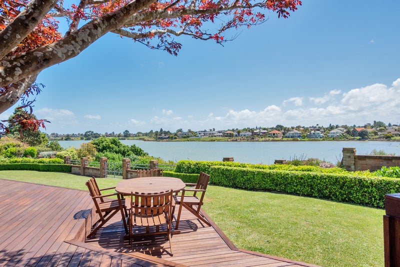 6 Neralee Court, Conifer Grove, Takanini - Carousel 1