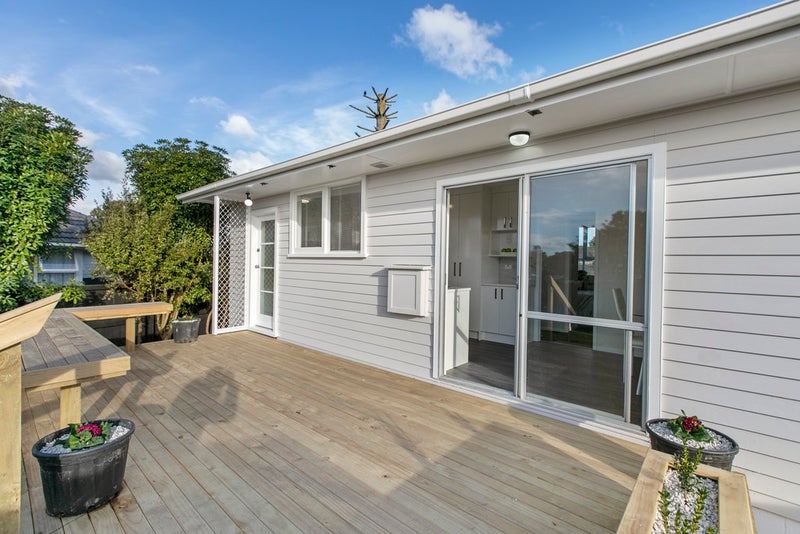 12 Deborah Place, Mangere, Auckland - Carousel 2