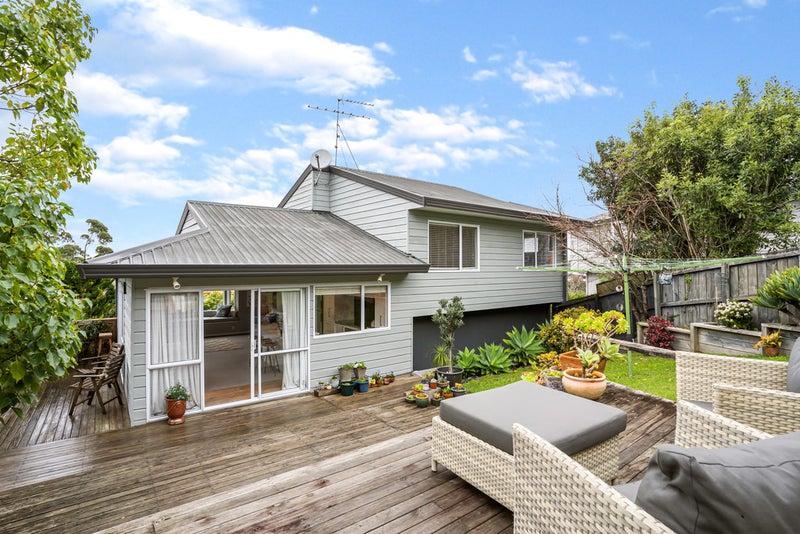 2/35 Ronald Macken Place, Windsor Park, Auckland - Carousel 1