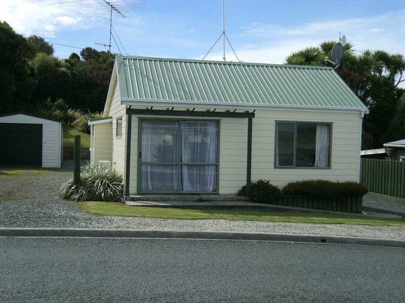 10 Totara Street, Balclutha - Carousel 1