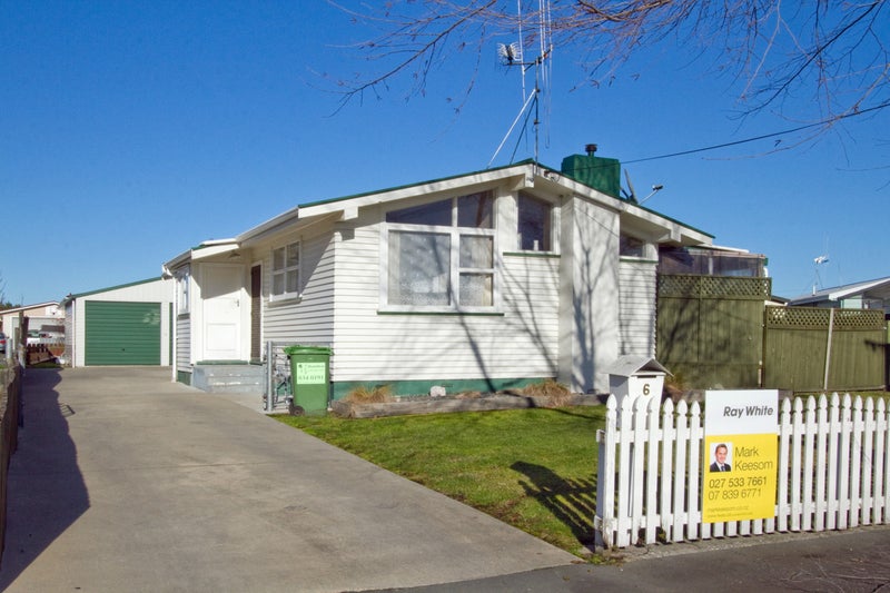 6 Cricket Place, Melville, Hamilton - Carousel 1