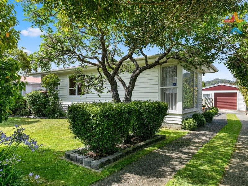 4 Mimihau Grove, Wainuiomata, Lower Hutt - Carousel 1