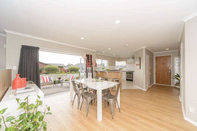 117 Summerhill Drive, Fitzherbert, Palmerston North - Carousel 1
