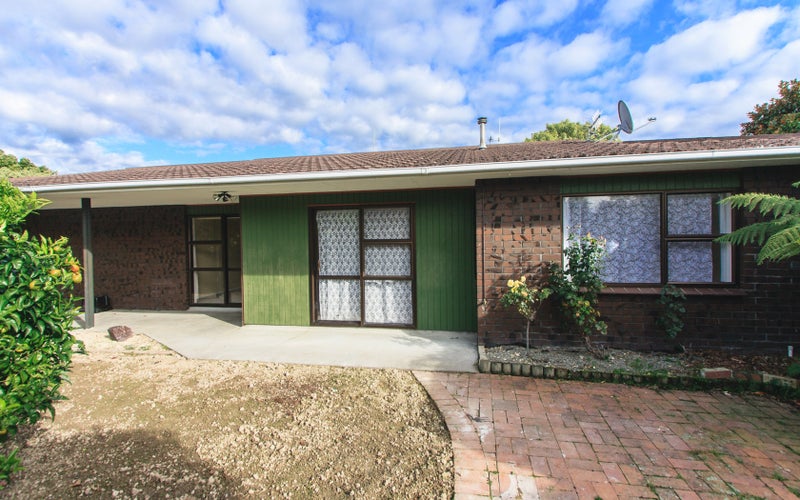 8A Baton Place, Highbury, Palmerston North - Carousel 1
