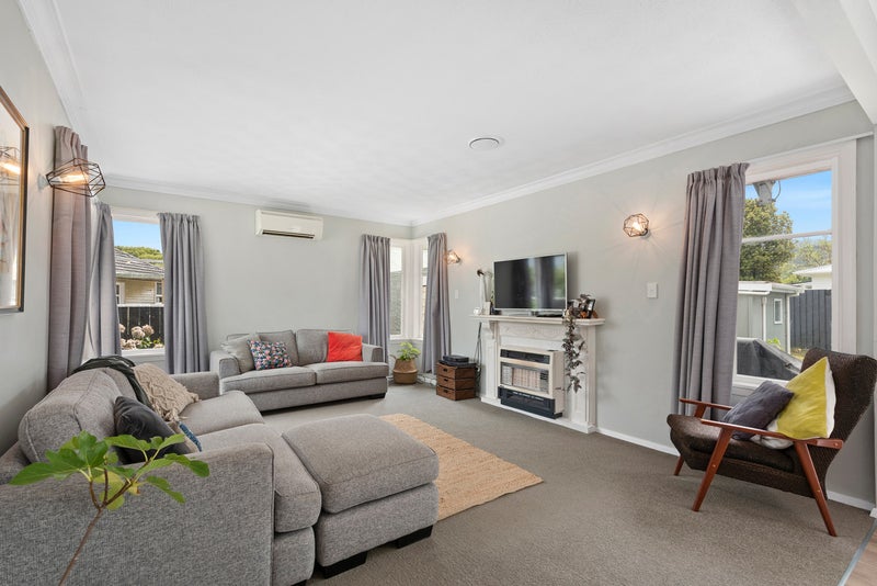 95 Fraser Crescent, Elderslea, Upper Hutt - Carousel 2