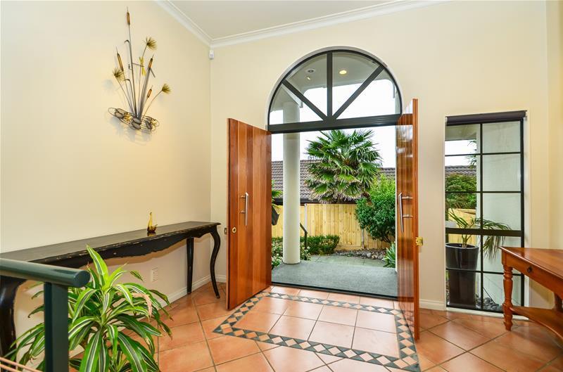 15 Mission View Drive, Northpark, Auckland - Carousel 1