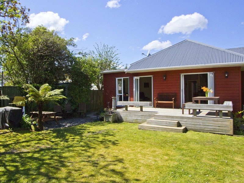 3 Raymond Terrace, Fairfield, Lower Hutt - Carousel 1