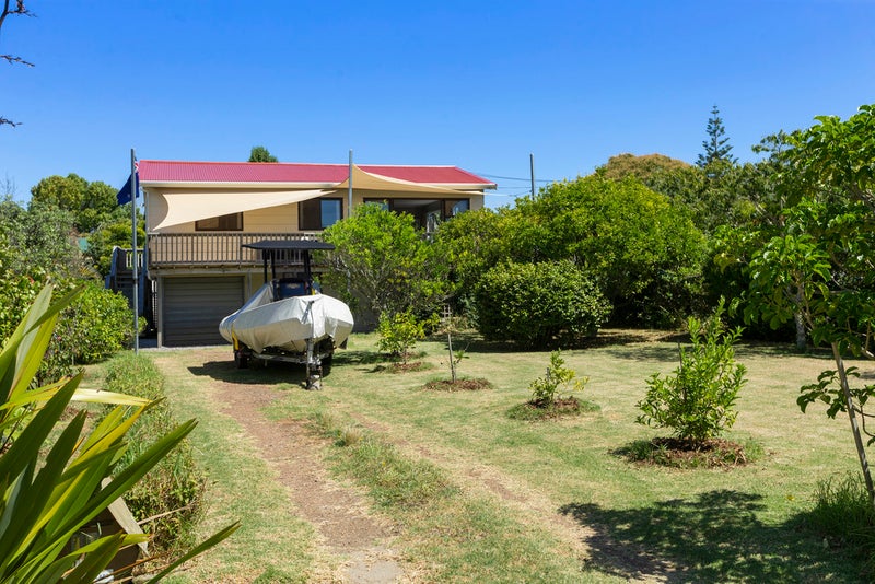 11 Manuka Road, Waiheke Island , Waiheke Island - Carousel 19