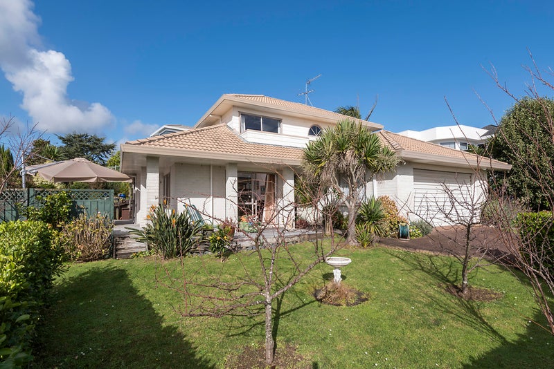 114 Simmental Crescent, Somerville, Manukau - Carousel 2