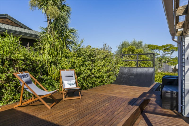 10 CORONATION ST, Belmont, Auckland - Carousel 23