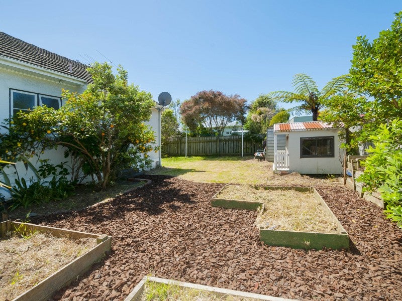 20 Pirie Crescent, Moera, Lower Hutt - Carousel 18