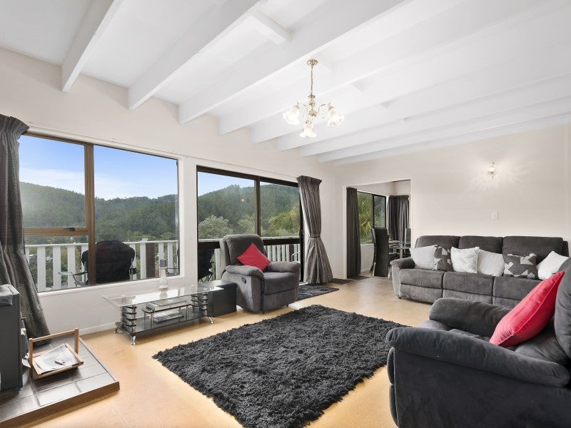 78 Wyndham Road, Pinehaven, Upper Hutt - Carousel 2