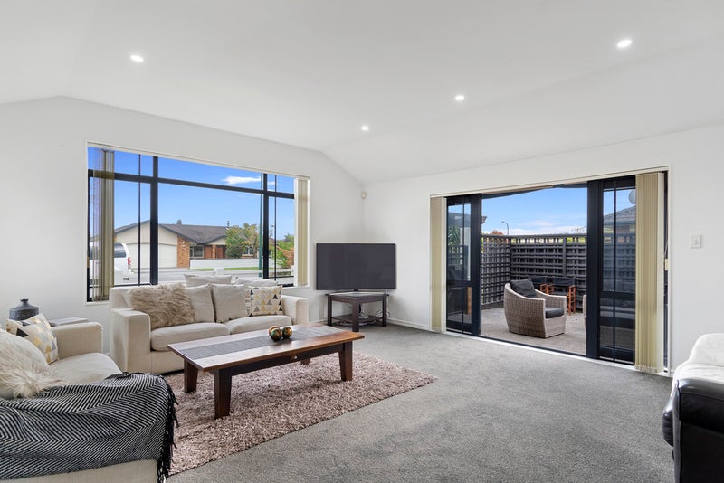 3 Hampstead Court, Pyes Pa, Tauranga - Carousel 2