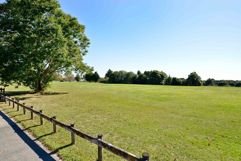 40 Clements Crescent, Queenwood, Hamilton - Carousel 24