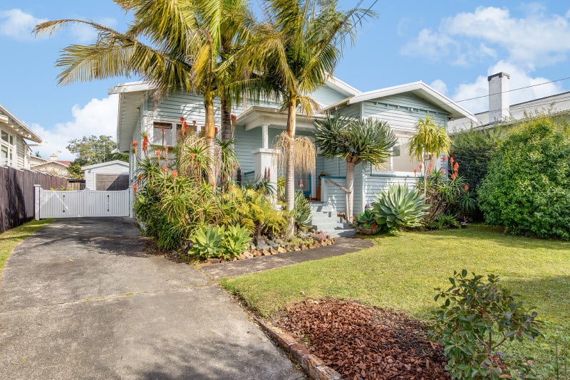 74 Huia Road, Point Chevalier, Auckland - Carousel 6