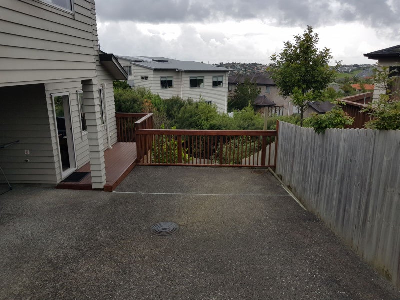 8 Stubbs Place, Fairview Heights, Auckland - Carousel 1