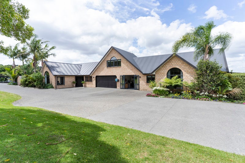 121 Polo Prince Drive, Manurewa - Carousel 25