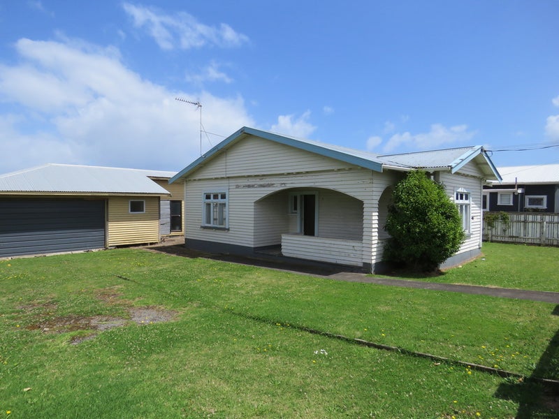 4 Rainsford Street, Moturoa, New Plymouth - Carousel 1