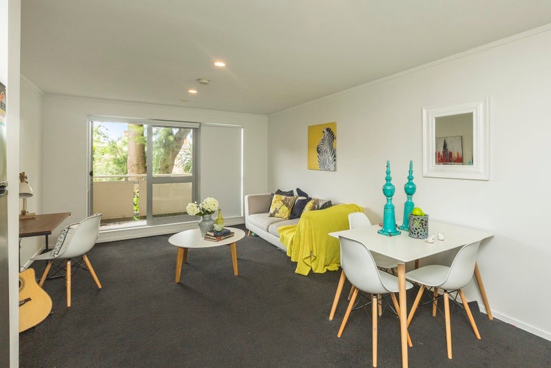 331/26 Morningside Drive, Morningside, Auckland - Carousel 1