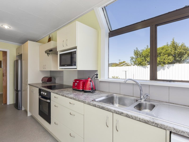 12 Meadows Avenue, Waiwhetu, Lower Hutt - Carousel 2