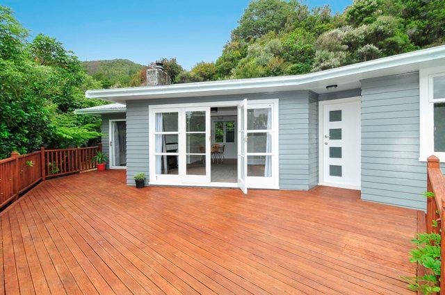 39 Lowry Crescent, Stokes Valley, Lower Hutt - Carousel 2