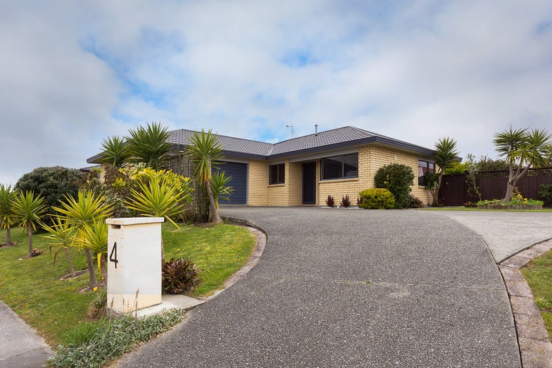 4 Sunshine Place, Kelvin Grove, Palmerston North - Carousel 1