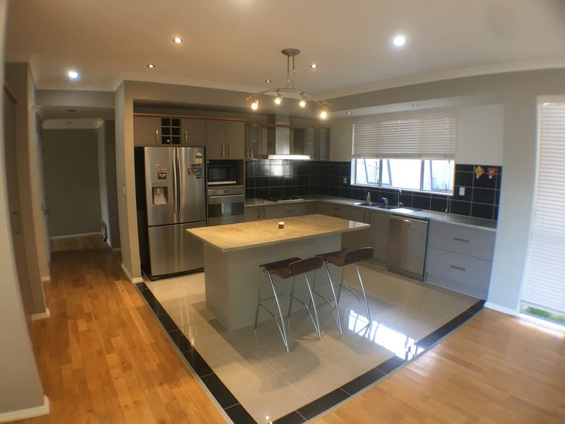 7 Corricvale Way, Northcross, Auckland - Carousel 1